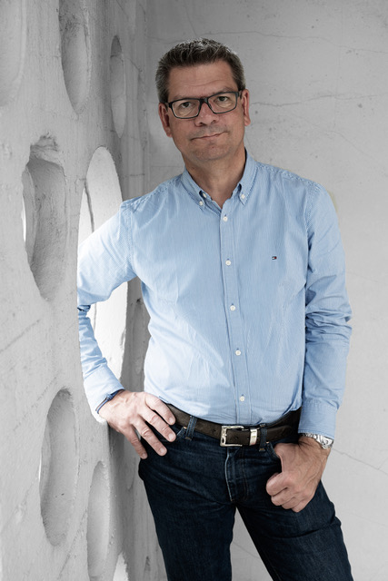 Dr. Axel Bauer